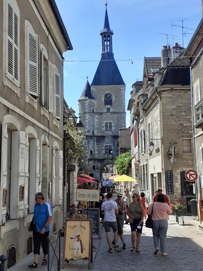 Appartement 48M2 Pour 6 Personnes Au Centre Ville Historique Avec Parking Gratuit Et Une Borne De Recharge Pour Voiture A 10 Metres Avallon Dış mekan fotoğraf