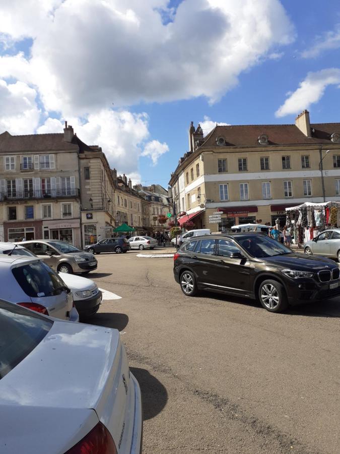Appartement 48M2 Pour 6 Personnes Au Centre Ville Historique Avec Parking Gratuit Et Une Borne De Recharge Pour Voiture A 10 Metres Avallon Dış mekan fotoğraf